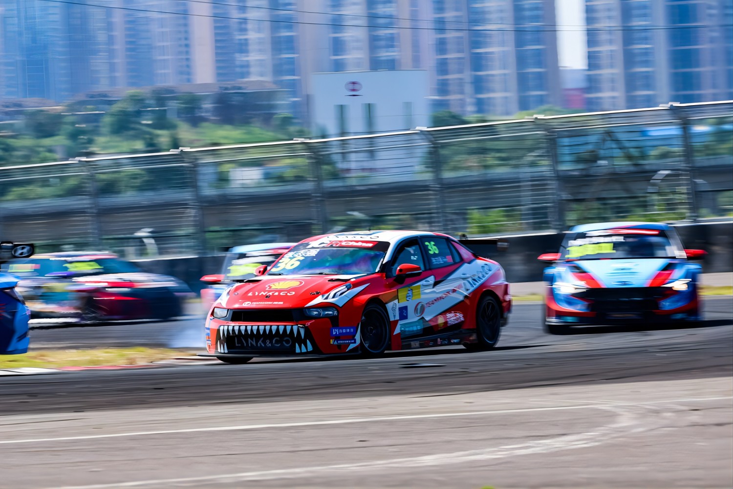 Read more about the article Shell Teamwork Lynk & Co Racing score key points in challenging weekend at Zhuzhou
