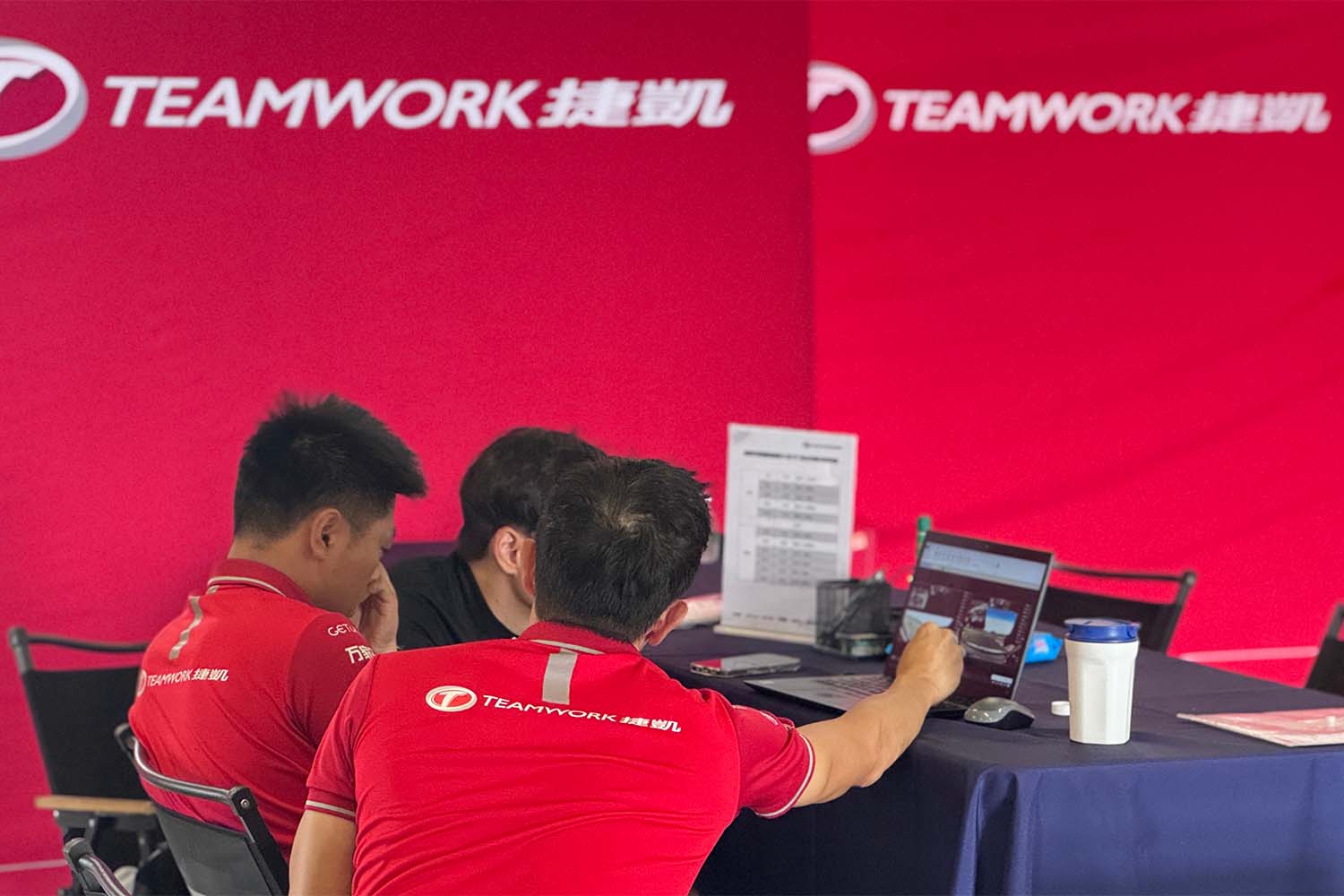 Read more about the article 成都天府燃擎 | 捷凯赛车学院成都站中阶培训班17-19期圆满结束，三位学员逐梦赛道