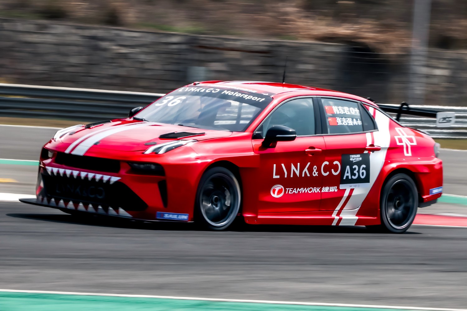 Read more about the article 不止于冠军 | 领克03+ TCR 以赛代测，实现中国赛车关键突破
